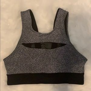 Lululemon Run the Day High Neck Sports Bra Size 8